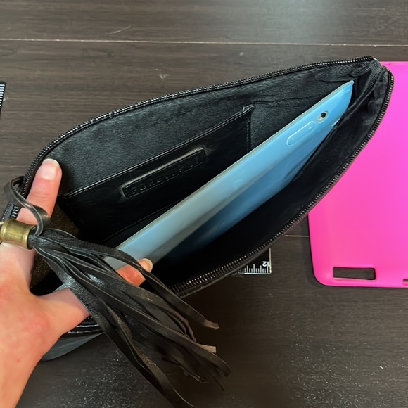 F21 Tablet/IPad Sleeve - Picture 4 of 6